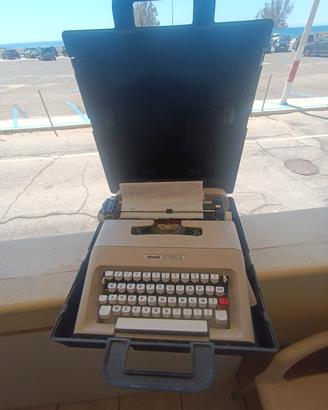 macchina da scrivere lettera 35