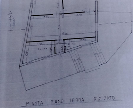 Palazzina indipendente su tre livelli - Via Nave