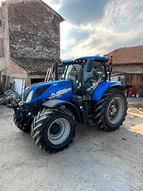 New holland T7 225