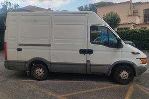 Iveco Daily Furgone medio tetto alto 