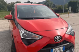 Toyota Aygo 1.0 VVT-i 72 CV 5 porte x-clusiv