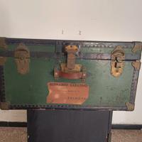 Baule antico da viaggio molto particolare