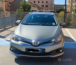 TOYOTA AURIS 1.8  SPORT TOURING  HYBRID 