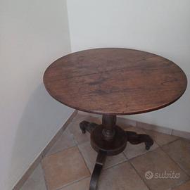 Tavolo in noce 