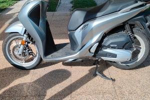 SCOOTER HONDA 150 SHi ABS