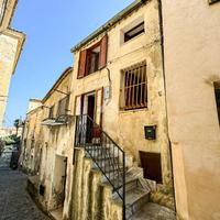 CASA DI CORTE A FIUMEFREDDO BRUZIO