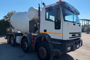 IVECO EUROTRAKKER con betoniera Cifa