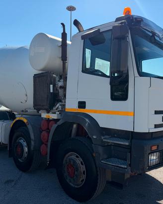 IVECO EUROTRAKKER con betoniera Cifa
