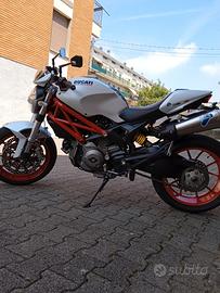 Monster 796