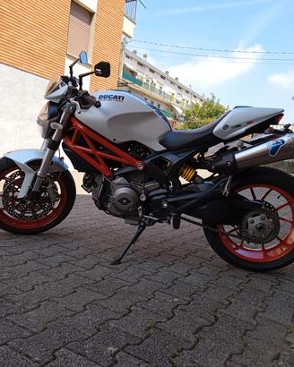 Monster 796