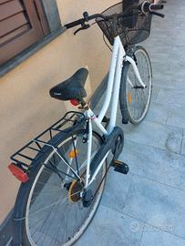 bicicletta da passeggio misura 28 con cambio 