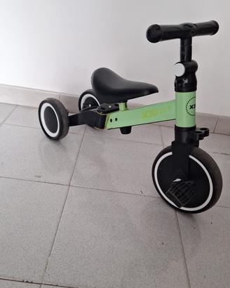 Triciclo con pedali bambini da 10 a 36 mesi.