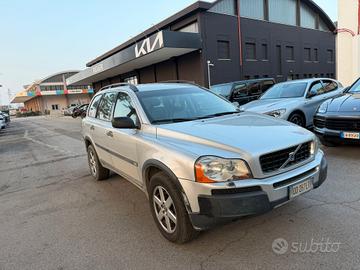 Volvo XC 90 XC90 2.4 D5 185 CV AWD Momentum COMMER