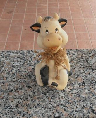 Mucca in ceramica