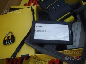 Gadget Kit da viaggio J&B