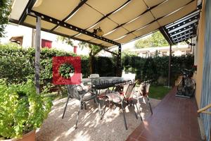 QUADRIFAMILIARE CON GIARDINO VISNADELLO RIF. FGS10