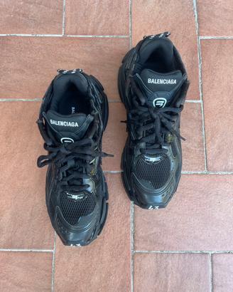 Balenciaga runner