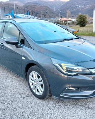 Opel Astra 1.6 CDTi SeS Sports Tourer Innovation