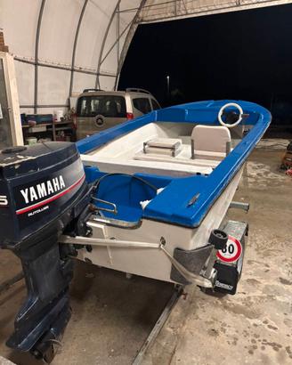 Motoscafo 4mt, carrello e motore Yamaha 25hp