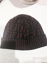 cappellino di lana fendi