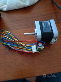 Motore passo passo 17hs4401