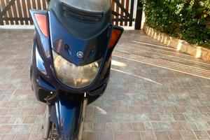 Scooter yamaha 250