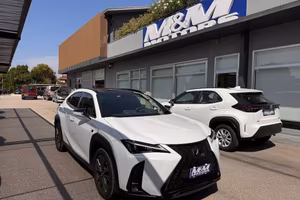 Lexus UX 250h 2.0 F Sport 2wd cvt #BI COLOR