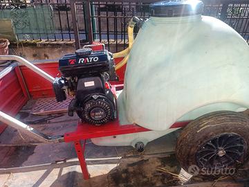 Carriola con Botte di irrorazione