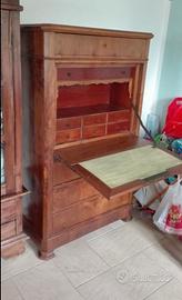 Scrittoio in radica di noce