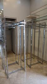 Espositori per abiti e ripiani in vetro