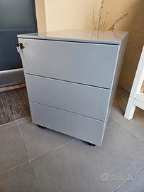 cassettiera in metallo