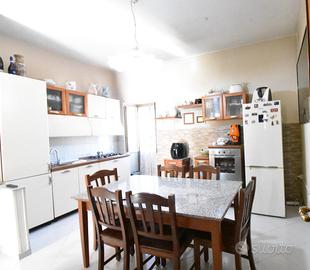 3 LOCALI A POLLENA TROCCHIA