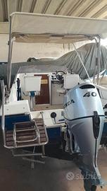 Barca glastron con motore leggi