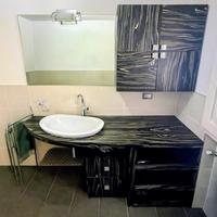 Bagno completo più specchio