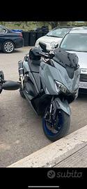 Yamaha T max 530
