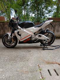 Aprilia rsv 1000 customized