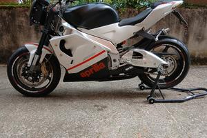 Aprilia rsv 1000 customized