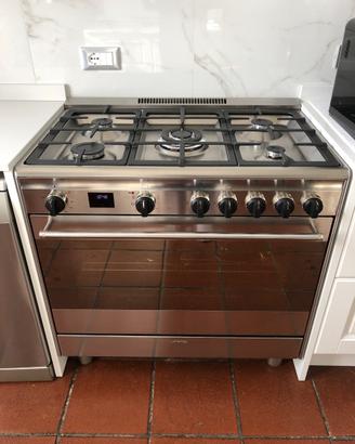 Cucina a gas SMEG BG91PX9-1 con forno pirolitico