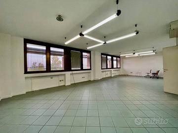 Immobile di 300 m² con più di 5 locali a Bologna