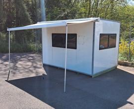 Box coibentato prefabbricato con tenda da sole