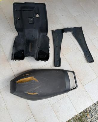 Ricambi Malaguti Phantom F12 sella r scudo pedana