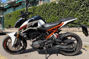 Ktm duke 125