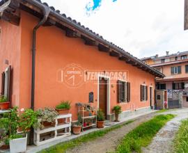 VILLA SEMINDIPENDENTE IN POSIZIONE STRATEGICA