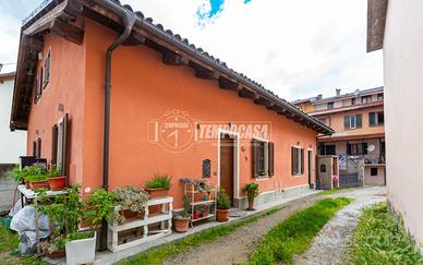 VILLA SEMINDIPENDENTE IN POSIZIONE STRATEGICA