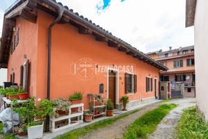 VILLA SEMINDIPENDENTE IN POSIZIONE STRATEGICA