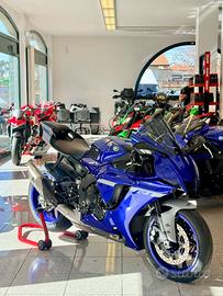 YAMAHA YZF R1 AKRAPOVIC FINANZIABILE