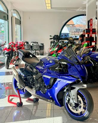 YAMAHA YZF R1 AKRAPOVIC FINANZIABILE