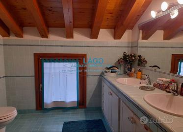 Casa indipendente di 355 m² con 4 locali a Nove
