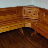Panca con contenitore in legno