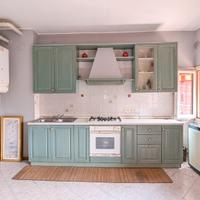 cucina funzionante in buono stato 